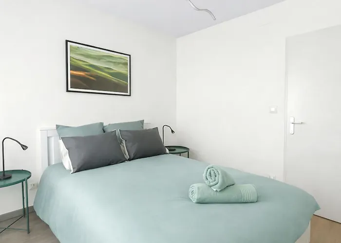 Appartement Le Rêve Des Mûriers - T3 Avec Terrasse Et Parking Gratuit *