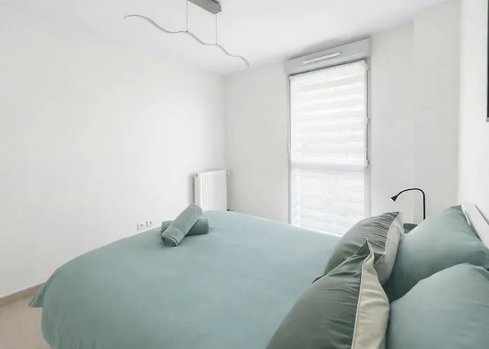 Le Rêve Des Mûriers - T3 Avec Terrasse Et Parking Gratuit *